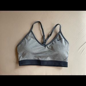 Nike sports bra size M